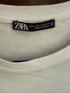 Zara Women’s White Short Sleeve Crew Neck Tee with lace puff sleeves